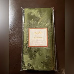 NIP Royal Home Collection Fabric Dinner Napkins Green Leaves Fall Thanksgiving
